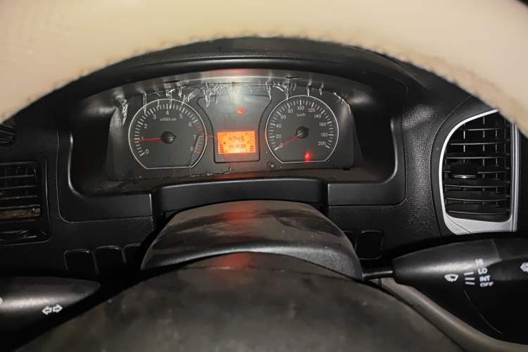Used FORTHING Lingzhi 2016 V3 1.5L 7-seat Standard Model China IV Standard Instrument Cluster