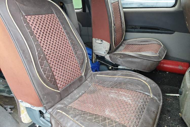 Used FORTHING Lingzhi 2016 V3 1.5L 7-Seater Comfort Model China V Standard Left Rear Seat