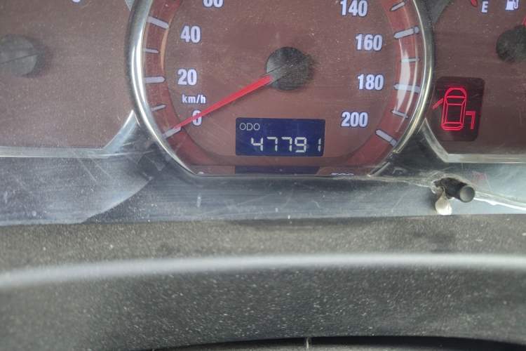 Used FORTHING Lingzhi 2016 M5 2.0L 7-seat Long-wheelbase Standard Model Odometer Close Up