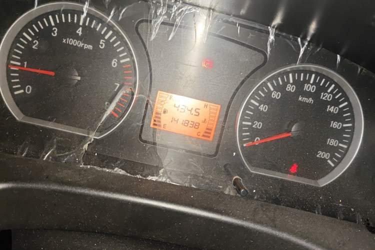 Used FORTHING Lingzhi 2016 V3 1.5L 7-seat Standard Model China IV Standard Odometer Close Up