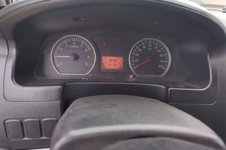 Used FORTHING Lingzhi 2016 M3L 1.6L 7-Seater Standard Model Odometer Close Up