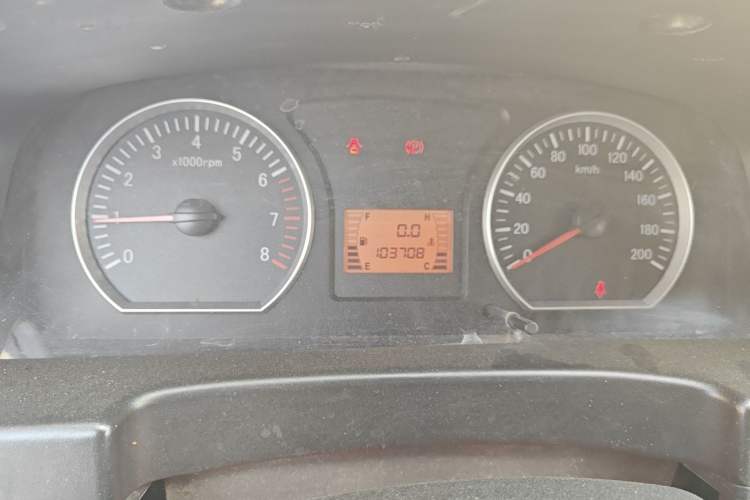 Used FORTHING Lingzhi 2016 V3 1.5L 5-Seater Special Offer Model Odometer Close Up