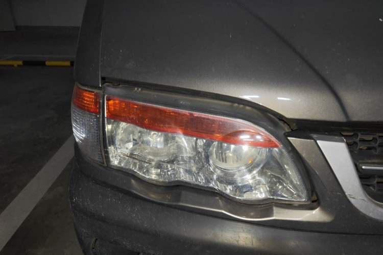 Used FORTHING Lingzhi 2016 V3 1.5L 5-Seater Special Offer Model Right Front Headlight
