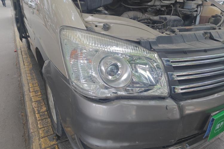 Used FORTHING Lingzhi 2016 M3 1.6L 7-Seater Luxury Model China V Standard Right Front Headlight