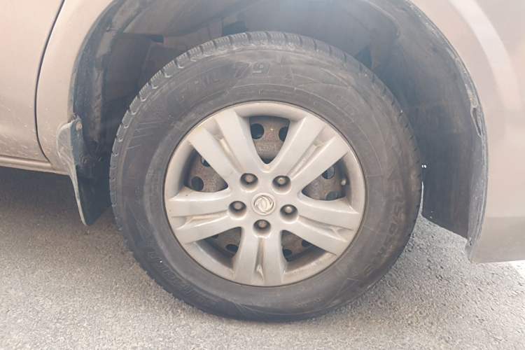 Used FORTHING Lingzhi 2016 M3L 1.6L 7-Seater Comfort Model Right Front Wheel Hub