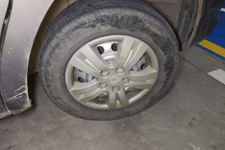 Used FORTHING Lingzhi 2016 V3 1.5L 5-Seater Special Offer Model Right Front Wheel Hub