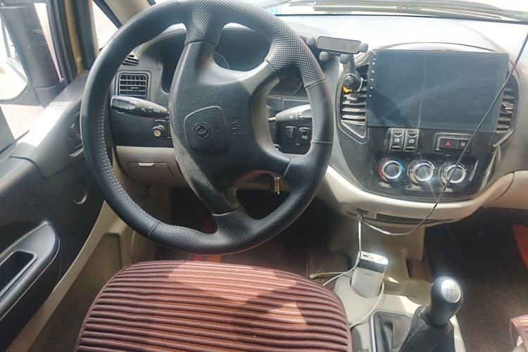 Used FORTHING Lingzhi 2016 M3L 1.6L 7-Seater Comfort Model Steering Wheel