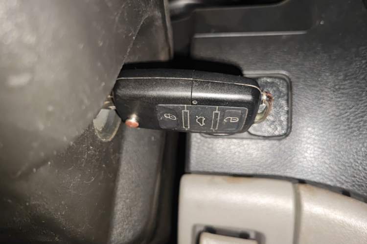 Used FORTHING Lingzhi 2016 V3 1.5L 7-seat Standard Model China IV Standard Vehicle Key
