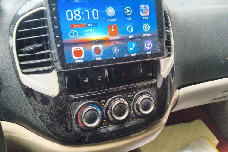 Used FORTHING Lingzhi 2016 M3 1.6L 7-Seater Luxury Model China V Standard Audio And AC Panel