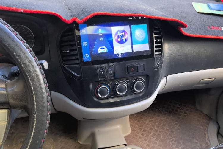 Used FORTHING Lingzhi 2016 M3 1.6L 7-Seater Comfort Model China V Standard Audio And AC Panel