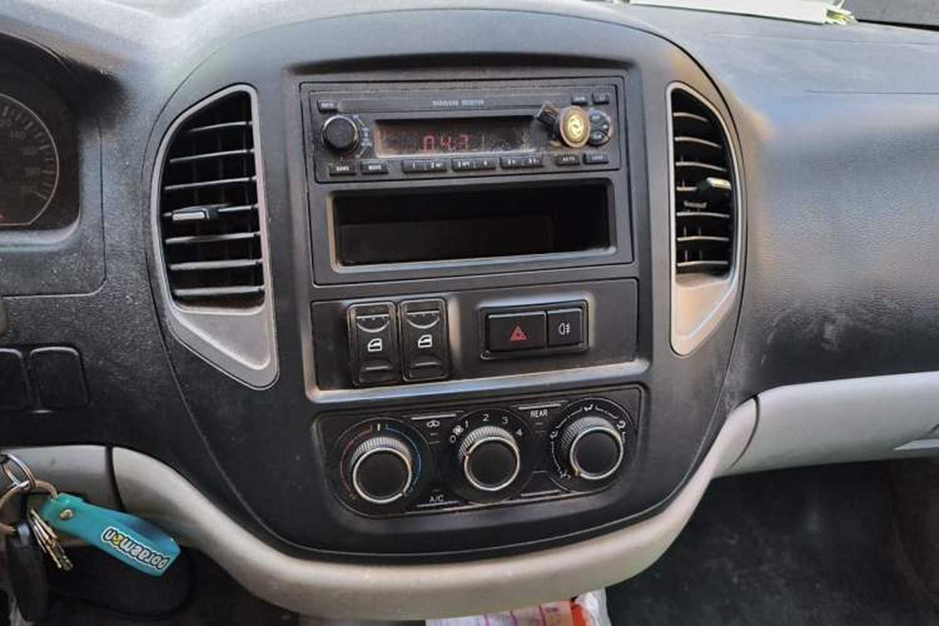 Used FORTHING Lingzhi 2016 M3L 1.6L 7-Seater Standard Model Audio And AC Panel