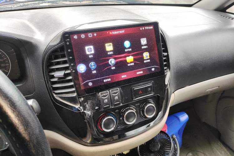 Used FORTHING Lingzhi 2016 V3 1.5L 7-Seater Luxury Model China V Emission Standard Audio And AC Panel