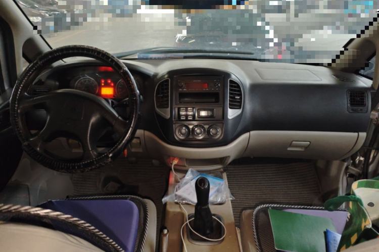 Used FORTHING Lingzhi 2016 V3 1.5L 7-Seater Standard Model China V Emission Standard Center Console