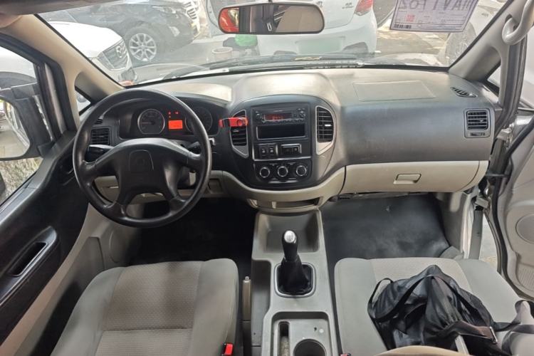 Used FORTHING Lingzhi 2016 V3 1.5L 7-seat Standard Model China IV Standard Center Console