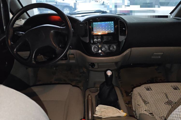 Used FORTHING Lingzhi 2016 M3L 1.6L 7-Seater Comfort Model Center Console