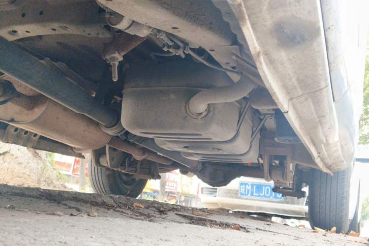 Used FORTHING Lingzhi 2016 V3 1.5L 7-Seater Standard Model China V Emission Standard Chassis Front Left
