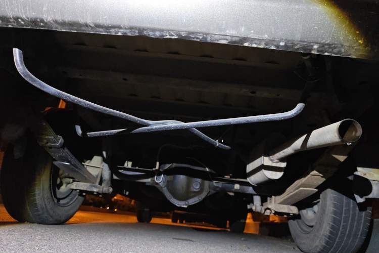 Used FORTHING Lingzhi 2016 M3L 1.6L 7-Seater Standard Model Chassis Rear