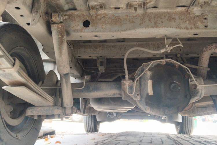 Used FORTHING Lingzhi 2016 V3 1.5L 7-Seater Standard Model China V Emission Standard Chassis Rear