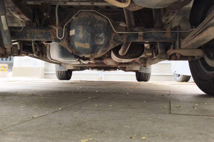 Used FORTHING Lingzhi 2016 M5 2.0L 7-seat Long-wheelbase Standard Model Chassis Rear