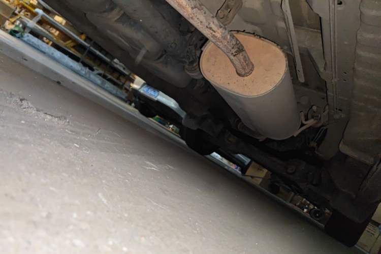 Used FORTHING Lingzhi 2016 M3L 1.6L 7-Seater Standard Model Chassis Rear Right