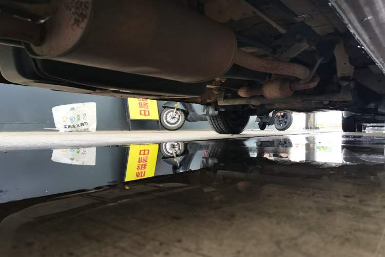 Used FORTHING Lingzhi 2016 M5 2.0L 7-seat Long-wheelbase Standard Model Chassis Rear Right