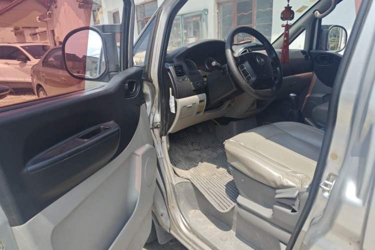 Used FORTHING Lingzhi 2016 M3 1.6L 7-Seater Luxury Model China IV Standard Driver Seat