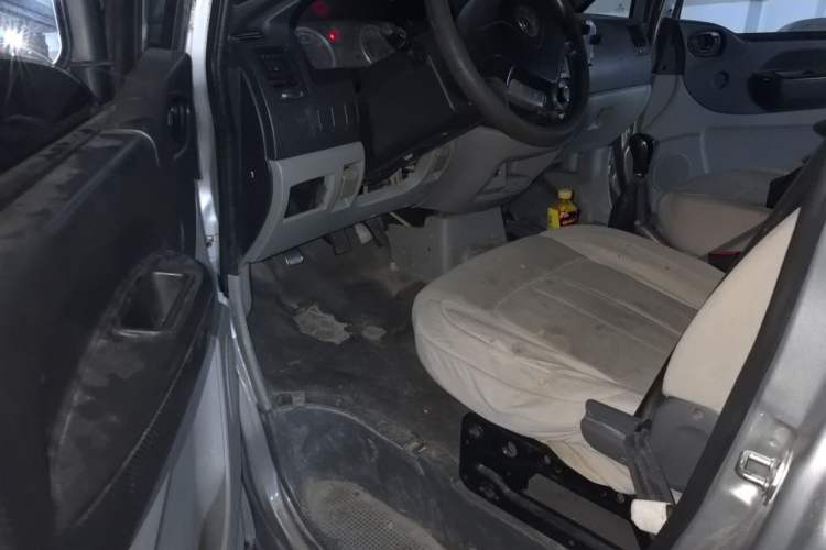 Used FORTHING Lingzhi 2016 M3L 1.6L 7-Seater Comfort Model Driver Seat