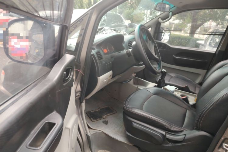 Used FORTHING Lingzhi 2016 V3 1.5L 7-Seater Standard Model China V Emission Standard Driver Seat