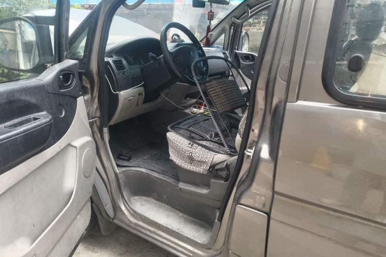 Used FORTHING Lingzhi 2016 M3 1.6L 7-seater Standard Model China IV Standard Driver Seat