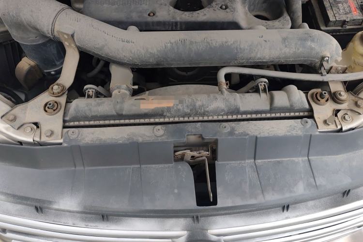 Used FORTHING Lingzhi 2016 M5 2.0L 7-seat Long-wheelbase Standard Model Engine Bay