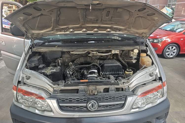 Used FORTHING Lingzhi 2016 V3 1.5L 7-seat Standard Model China IV Standard Engine Bay