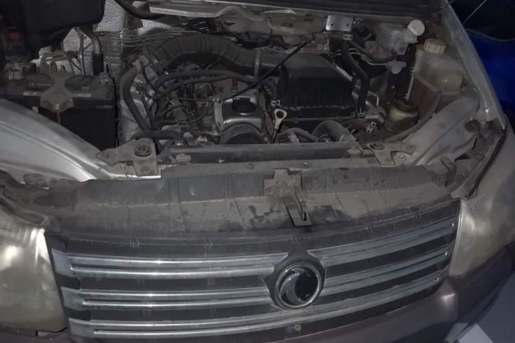 Used FORTHING Lingzhi 2016 M3L 1.6L 7-Seater Comfort Model Engine Bay