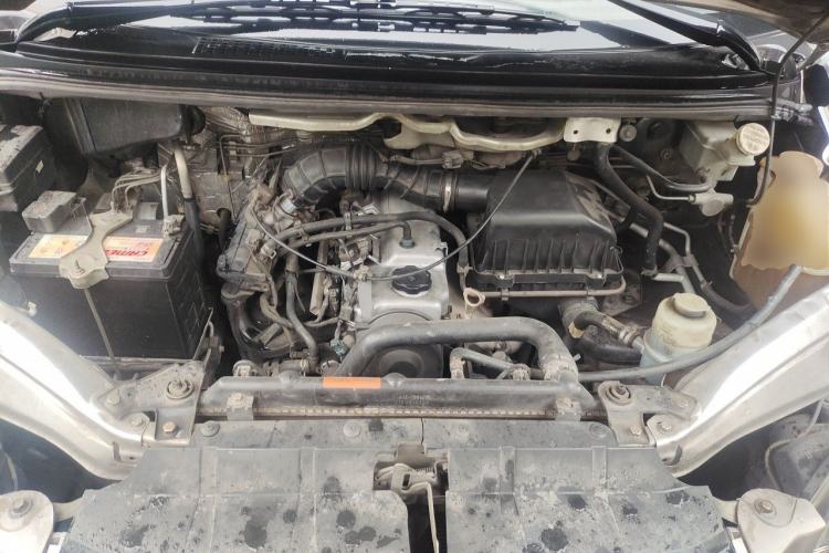 Used FORTHING Lingzhi 2016 V3 1.5L 7-Seater Luxury Model China V Emission Standard Engine Bay