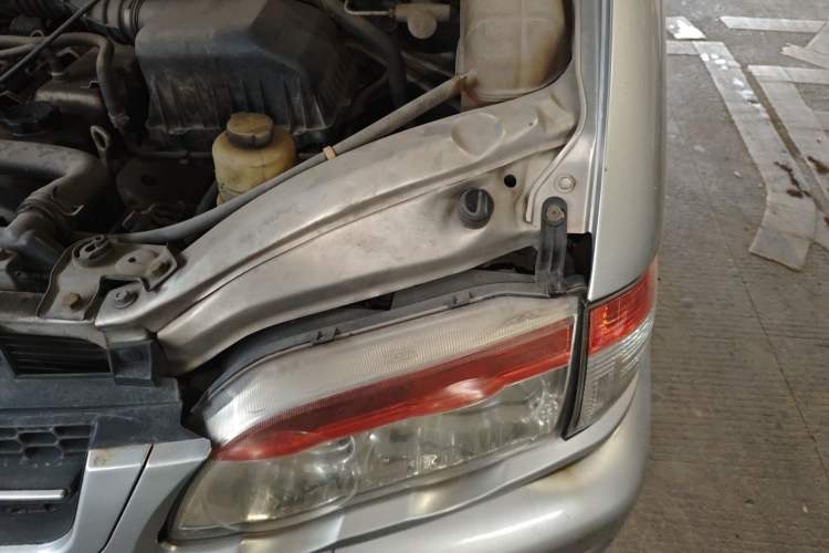 Used FORTHING Lingzhi 2016 V3 1.5L 7-Seater Standard Model China V Emission Standard Engine Bay Left