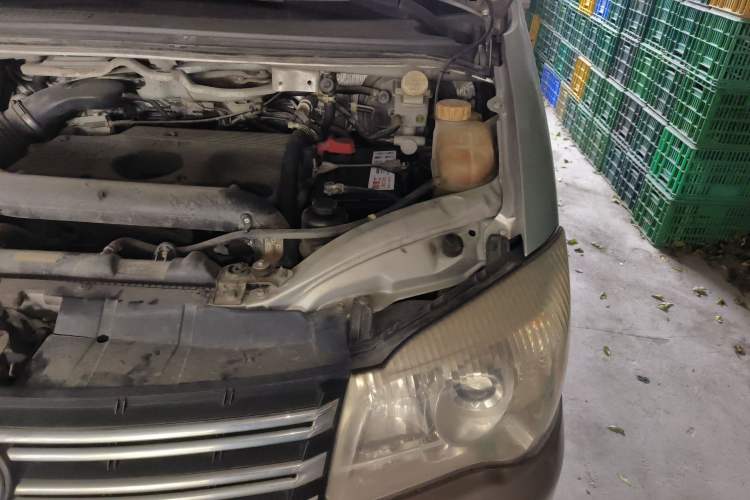 Used FORTHING Lingzhi 2016 M5 2.0L 7-seat Long-wheelbase Comfort Version Engine Bay Left