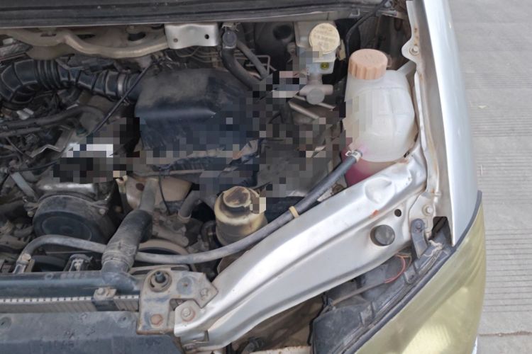 Used FORTHING Lingzhi 2016 M3L 1.6L 7-Seater Standard Model Engine Bay Left