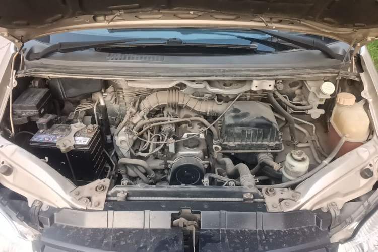 Used FORTHING Lingzhi 2016 M3L 1.6L 7-Seater Luxury Model Engine Bay