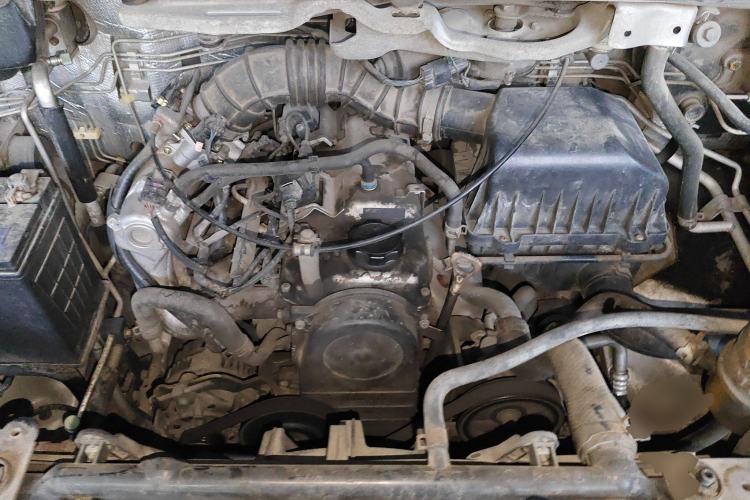 Used FORTHING Lingzhi 2016 M3L 1.6L 7-Seater Comfort Model Engine Bay