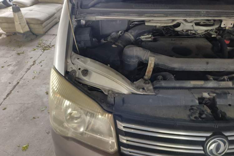 Used FORTHING Lingzhi 2016 M5 2.0L 7-seat Long-wheelbase Comfort Version Engine Bay Right