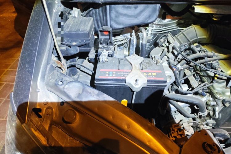 Used FORTHING Lingzhi 2016 M3L 1.6L 7-Seater Standard Model Engine Bay Right