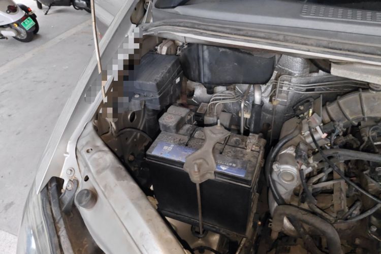 Used FORTHING Lingzhi 2016 M3L 1.6L 7-Seater Comfort Model Engine Bay Right