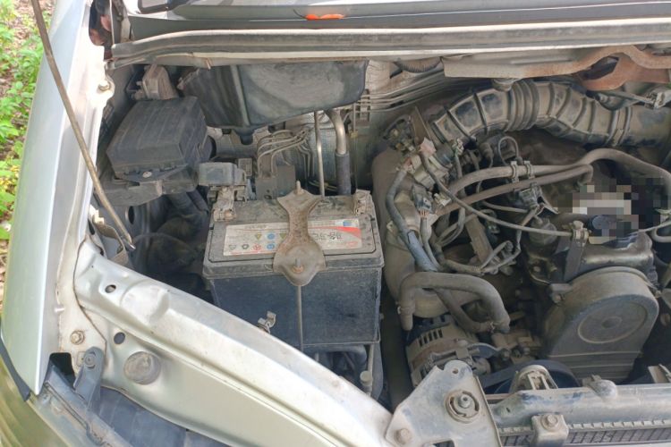 Used FORTHING Lingzhi 2016 M3L 1.6L 7-Seater Standard Model Engine Bay Right