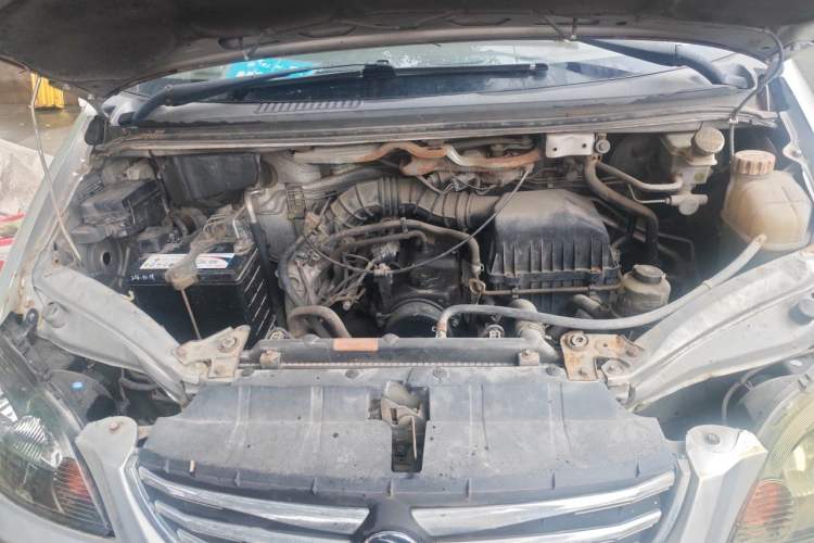 Used FORTHING Lingzhi 2016 M3L 1.6L 7-Seater Standard Model Engine Bay