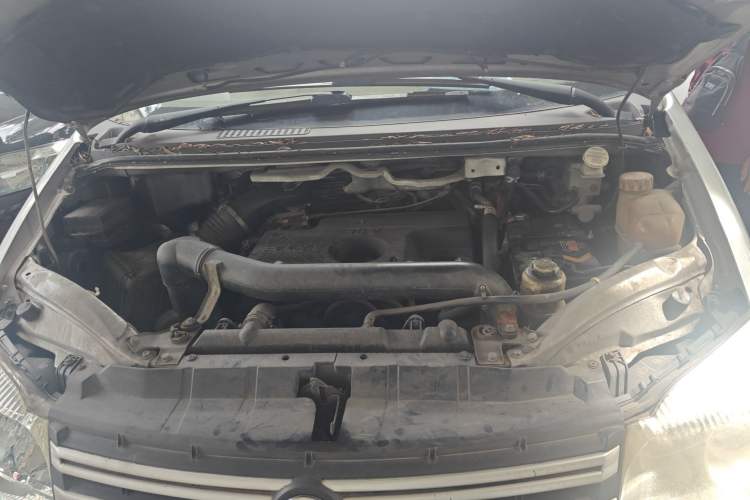 Used FORTHING Lingzhi 2016 M5 2.0L 7-seat Long-wheelbase Comfort Version Engine Bay