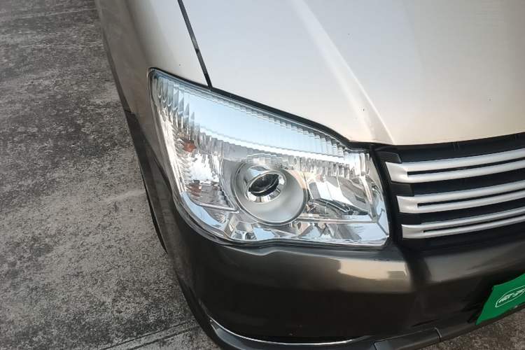 Used FORTHING Lingzhi 2016 M3L 1.6L 7-Seater Luxury Model Exterior 6
