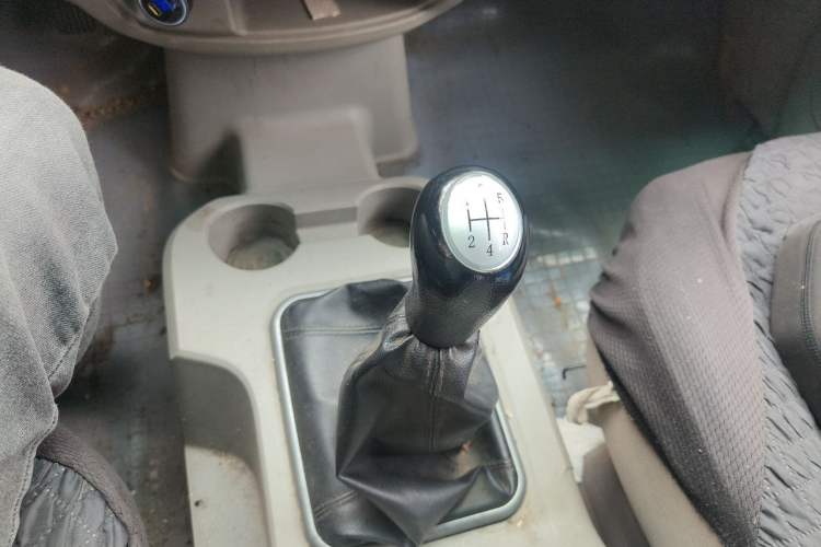 Used FORTHING Lingzhi 2016 M3L 1.6L 7-Seater Comfort Model Gear Lever