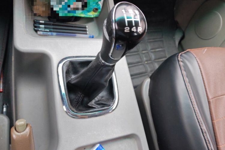 Used FORTHING Lingzhi 2016 M3L 1.6L 7-Seater Standard Model Gear Lever