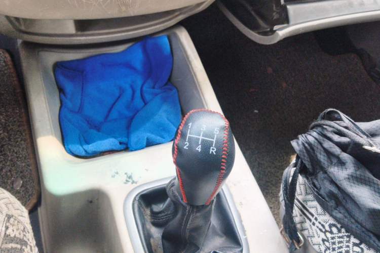 Used FORTHING Lingzhi 2016 V3 1.5L 7-Seater Standard Model China V Emission Standard Gear Lever
