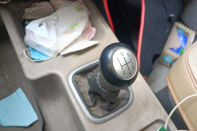 Used FORTHING Lingzhi 2016 M3L 1.6L 7-Seater Standard Model Gear Lever