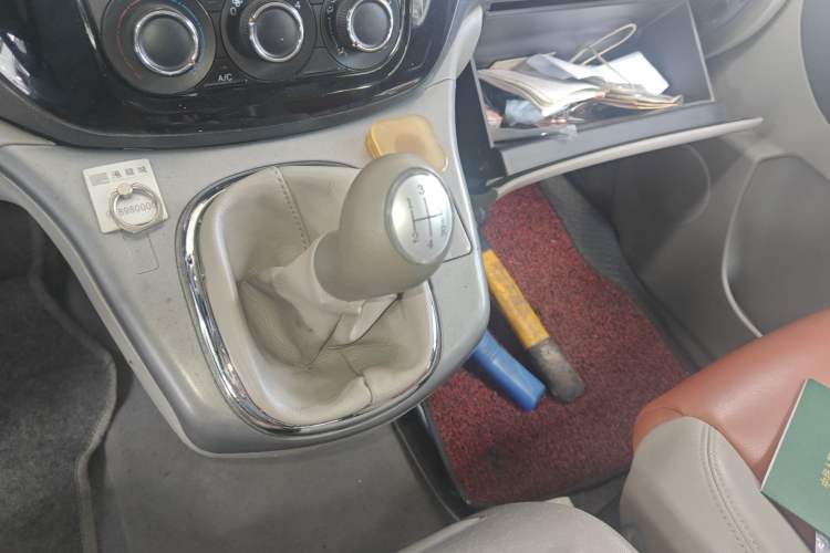 Used FORTHING Lingzhi 2016 M5 2.0L 7-seat Long-wheelbase Comfort Version Gear Lever